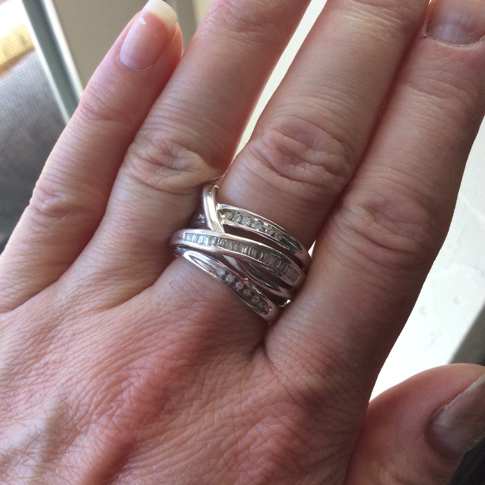 Diamond Crossover Ring, Baguette & Round diamonds